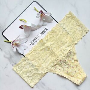NWT PINK VICTORIA'S SECRET WINK WIDE-WAIST LACE THONG PANTY IN YELLOW DITSY FLOR